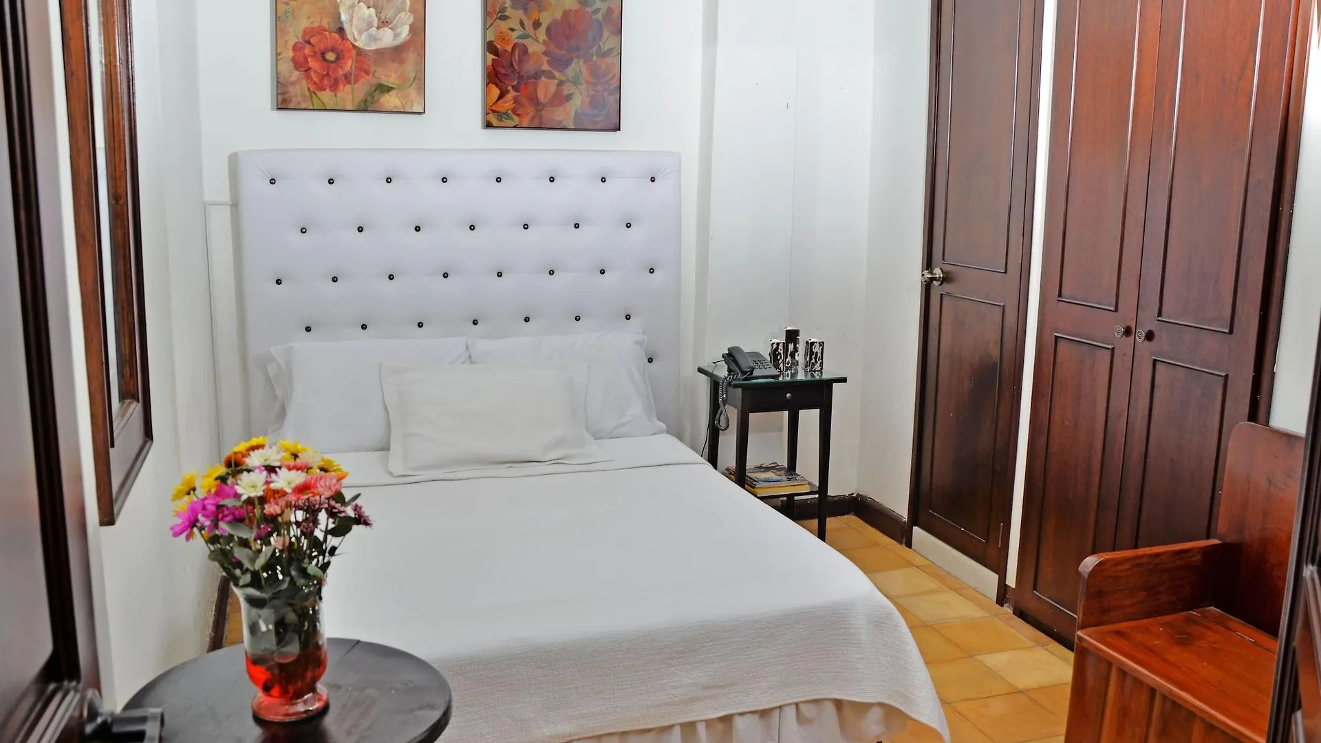 Porton De Granada Hotel Cali
