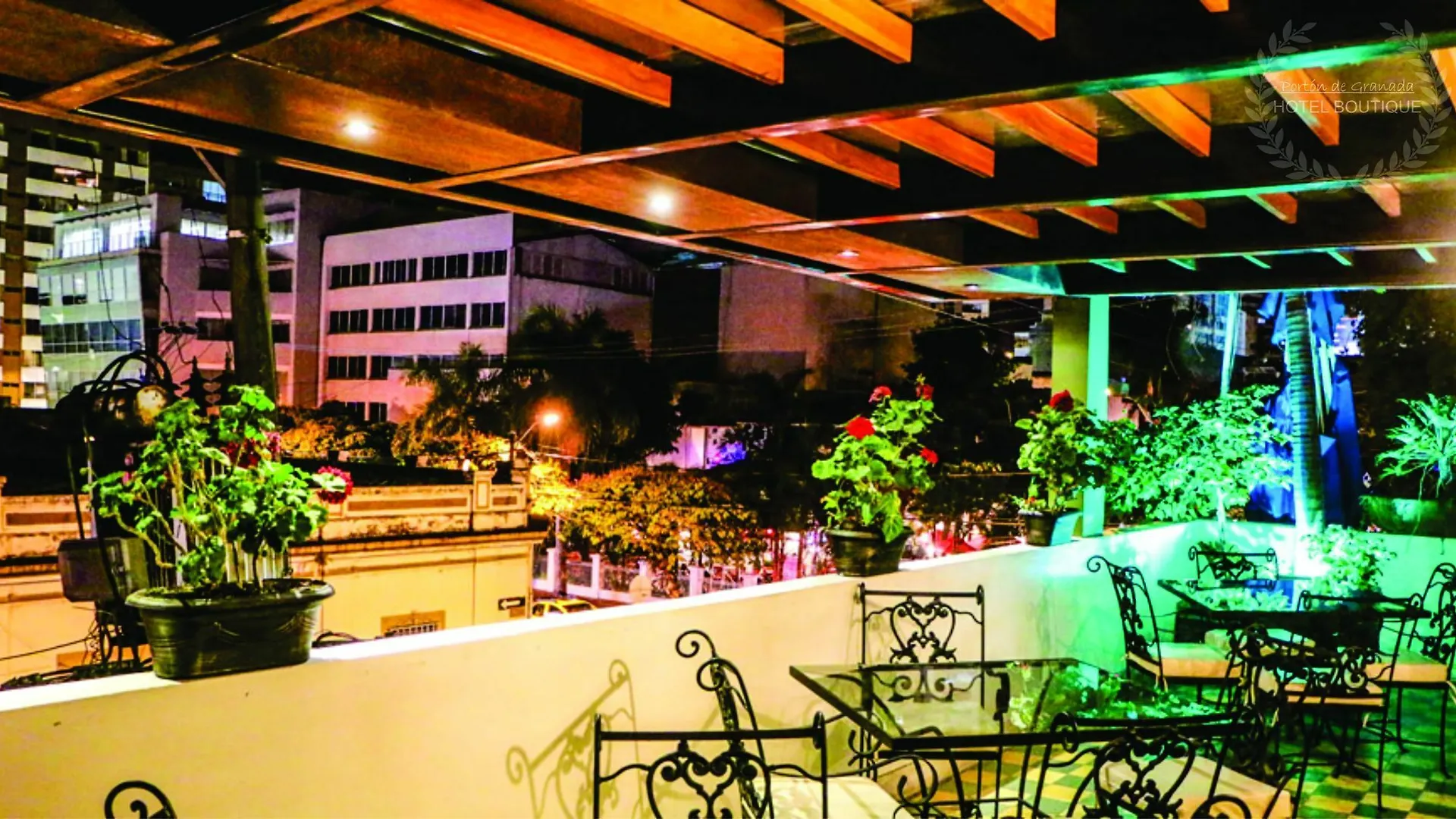Porton De Granada Hotel Cali 3*,